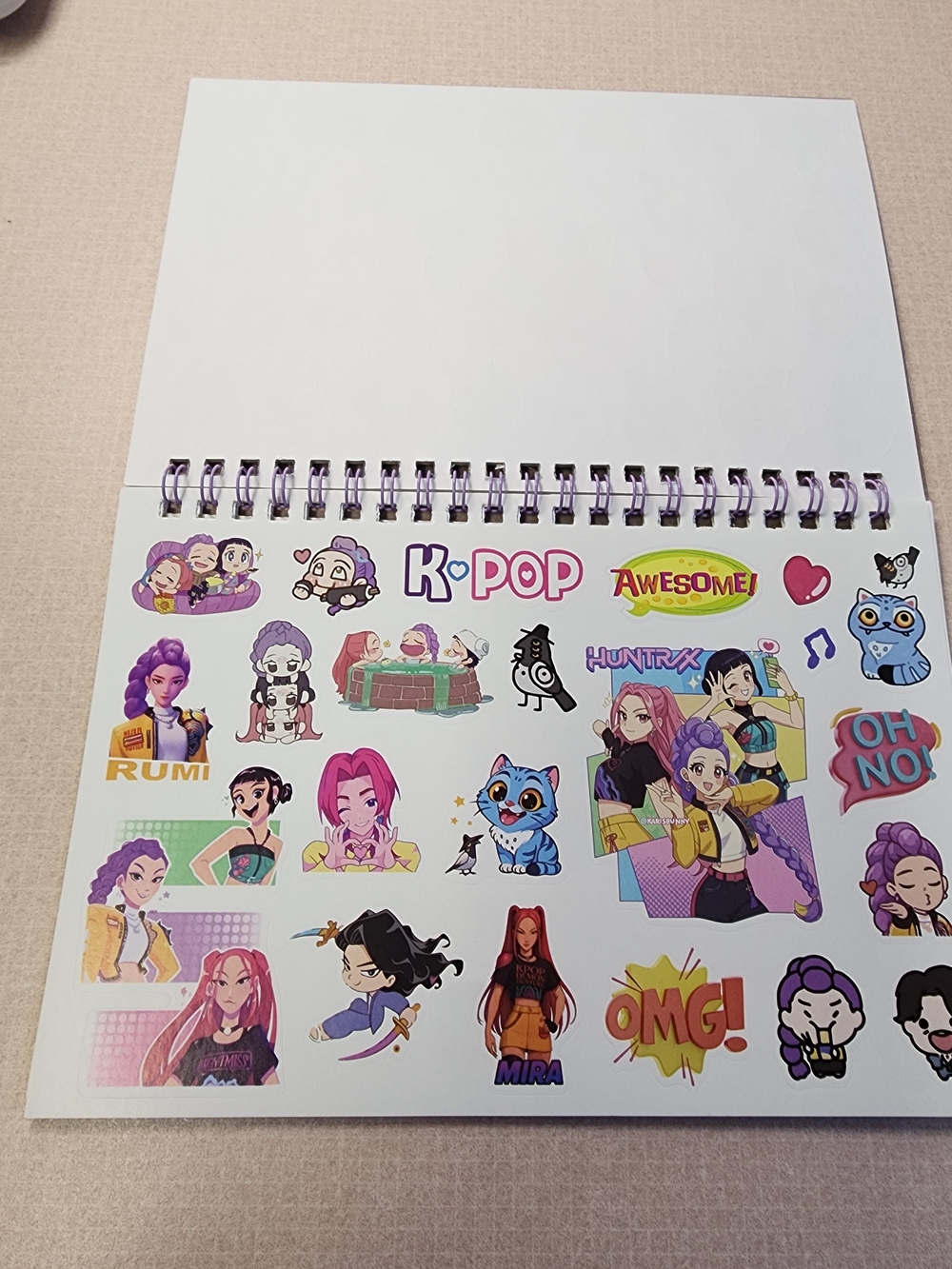 Holographic K-Pop Demon Hunters Sticker Book & Accessories Set - - Picture 11 of 13